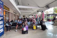 Pengguna KAI Daop 8 Surabaya saat libur panjang akhir pekan