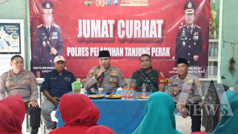 Kapolsek Pabean Cantikan Kompol Eko Adi Wibowo Gelar Jum'at Curhat