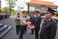 Kapolres Bojonegoro AKBP Afrian Satya Permadi beri penghargaan 78 personil