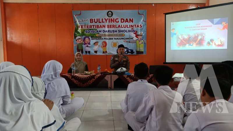 Polsek Warujayeng sosialisasi anti bullying dan keselamatan berlalu lintas