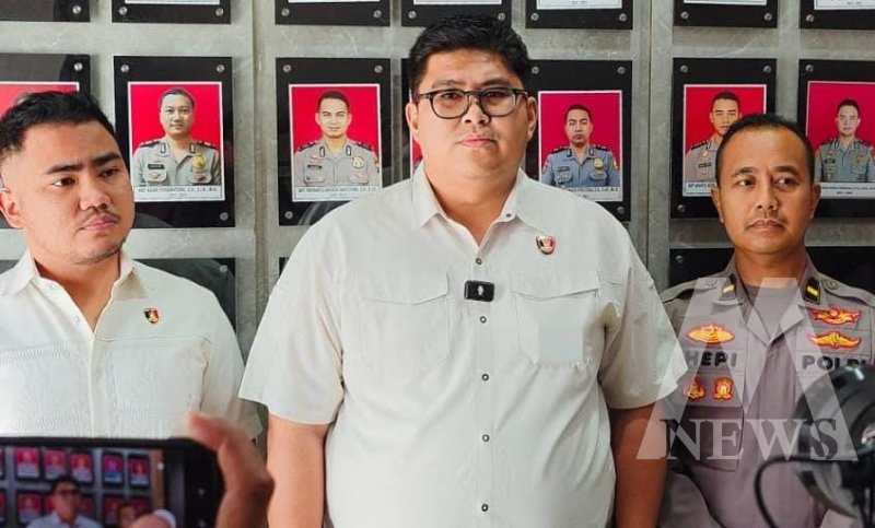 Kasatreskrim Polres Gresik AKP Arya Widjaya berikan keterangan