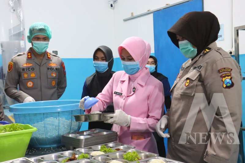 Kapolres Probolinggo Kota AKBP Rico Yumasri cek SPPG Tongas