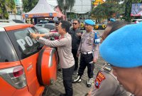 Kapolres Situbondo AKBP Bayu Anuwar Sidiqie pasang QR aduan Propam Polri