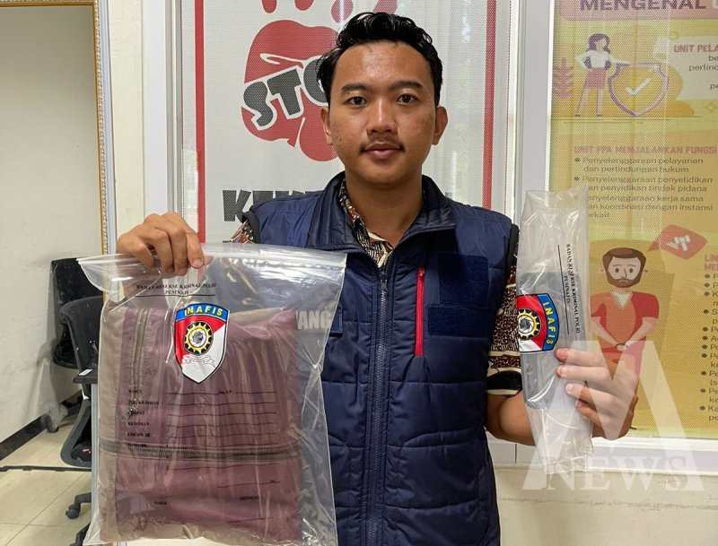 Satreskrim Polres Gresik tunjukkan barang buktinya