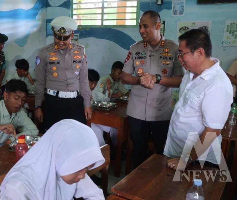 Kapolres Pasuruan Kota AKBP Titus Yudho Uli tinjau sekolah