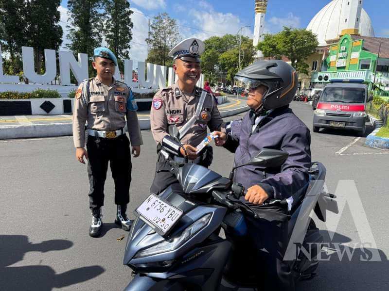 Satlantas Polres Lumajang sosialisasi dalam rangka operasi keselamatan Semeru