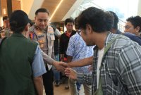 Kapolres Gresik AKBP Ramadhan Nasution disambut awak media