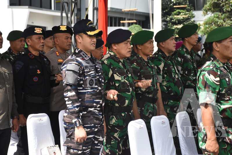 Kasiops Korem 084/Bhaskara Jaya Kolonel Inf Agus Al Fauzi saat upacara penyambutan Satgas Pamtas