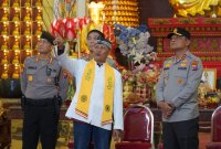 Kapolda Jatim Irjen Pol Drs. Nanang Avianto didampingi Kapolrestabes Surabaya Kombespol Luthfie Sulistiawan kunjungi Vihara Buddayana Surabaya
