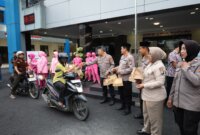 Polresta Sidoarjo sahur bareng Ojol