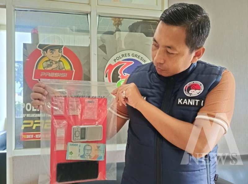 Satresnarkoba Polres Gresik tangkap tersangka beserta barang buktinya