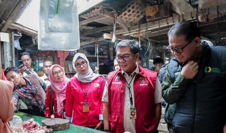 Dirreskrimsus Polda Jatim Kombespol Roy Sihombing sidak pasar