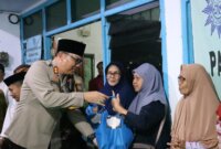 Kapolres Mojokerto Kota AKBP Herdiawan Arifianto gelar Baksos