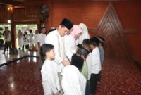 Kapolres Nganjuk AKBP Suria Miftah Irawan santuni anak Yatim