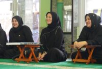 Ketua Persit KCK Koorcab Rem 084/BJ Ny. Nining Danny Alkadrie gelar khataman Al-Qur'an