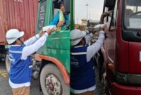 TPS bagikan takjil ke pengemudi