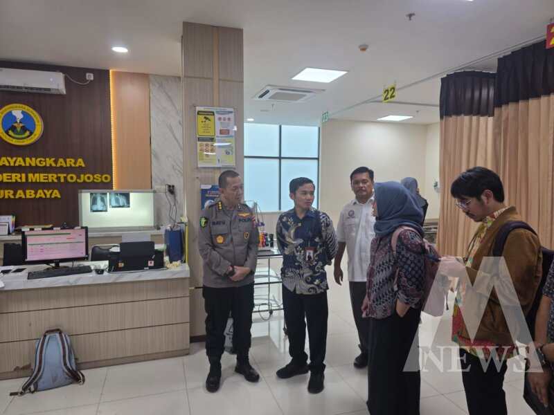 Karumkit Bhayangkara Surabaya, Kombes Pol Bayu Dharma Shanti sambut kedatangan tim pengawas BPJS