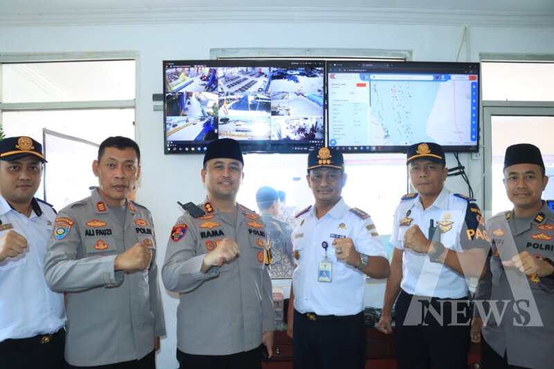 Kapolres Gresik AKBP Ramadhan Nasution Cek Pos Pam pelabuhan Gresik