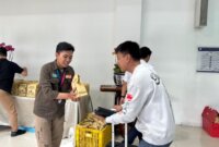 Daop 8 Surabaya bagi 4.000 paket takjil