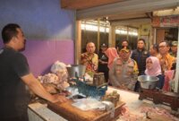 Kapolres Probolinggo AKBP Muhammad Wahyudin Latif sidak pasar tradisional