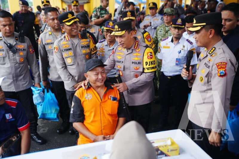 Kapolri Jenderal Listyo Sigit Prabowo kunjungan ke Terminal Bungurasih