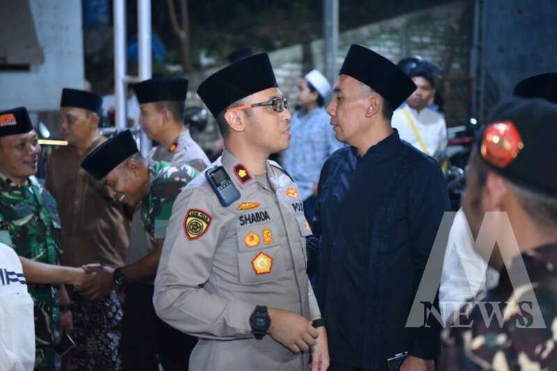 Wakapolres Gresik Kompol Shabda Purusha Putra hadiri tradisi Malam Selawe di Makam Sunan Giri