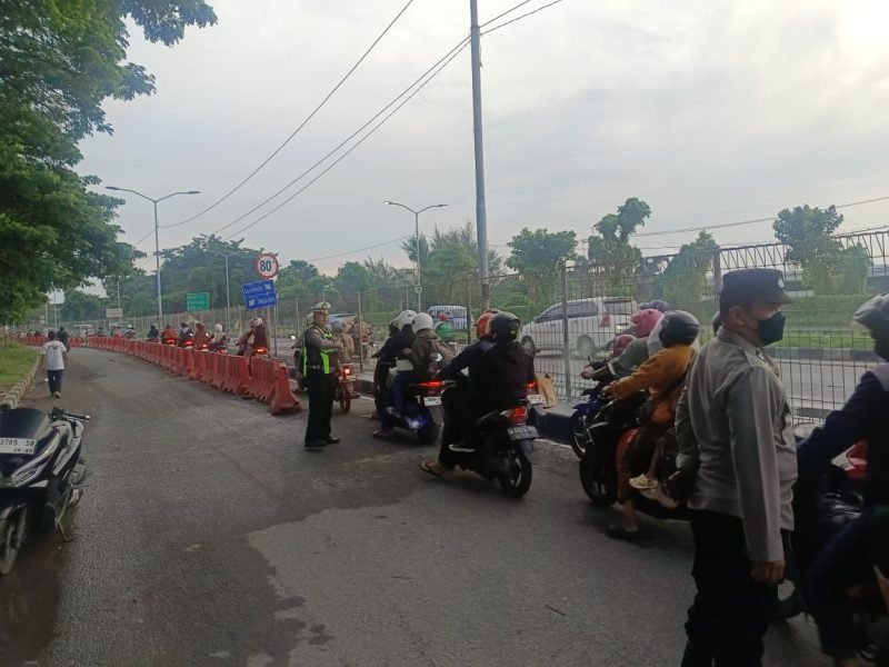 Polres Pelabuhan Tanjung Perak Surabaya lakukan pengamanan di pos Suramadu