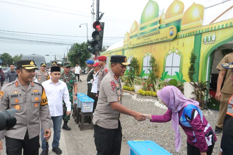 Kapolda Jatim Irjen Pol Drs Nanang Avianto cek posyan