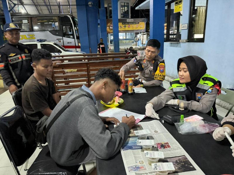 Polda Jatim beri layanan kesehatan gratis