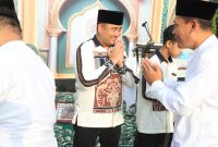 Kapolres Gresik AKBP Ramadhan Nasution usai sholat Idulfitri