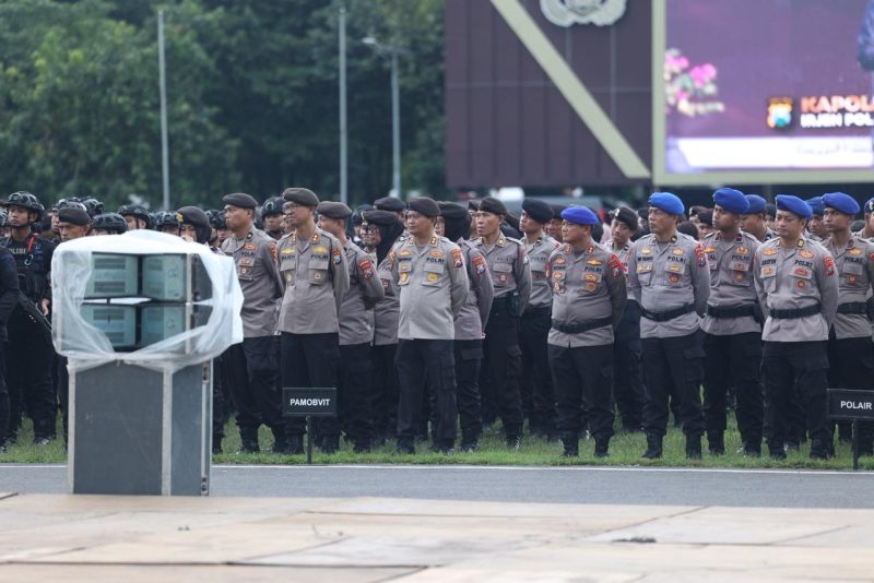 Polda Jatim gelar apel pengamanan malam takbir