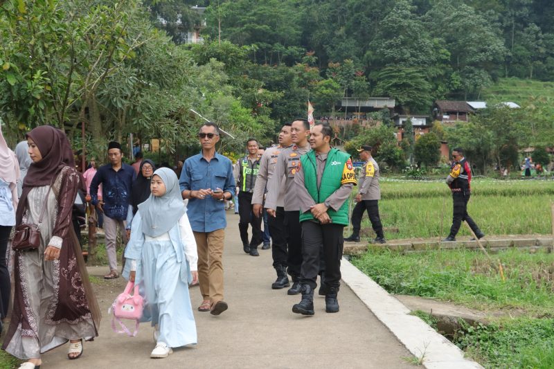 Kapolres Mojokerto AKBP Andi Yudha Pranata tinjau objek wisata