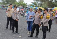 Kapolres Lumajang AKBP Alex Sandy Siregar tinjau wisata pantai Watu Pecak