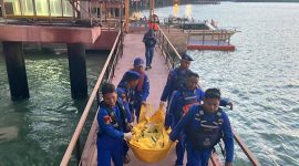 Satpolairud Polres Gresik evakuasi jasad lansia