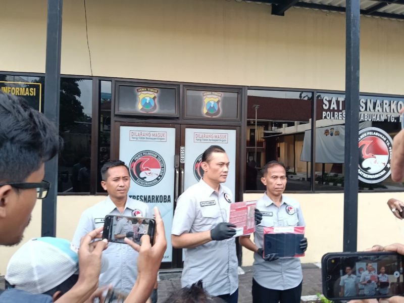 Kasatresnarkoba Polres Pelabuhan Tanjung Perak Surabaya AKP Adik Agus Putrawan