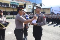 Kapolres Pelabuhan Tanjung Perak Surabaya AKBP Wahyu Hidayat gelar upacara PTDH