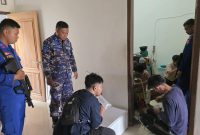 Ditpolair Korpolairud Baharkam Polri tangkap tersangka beserta barang buktinya