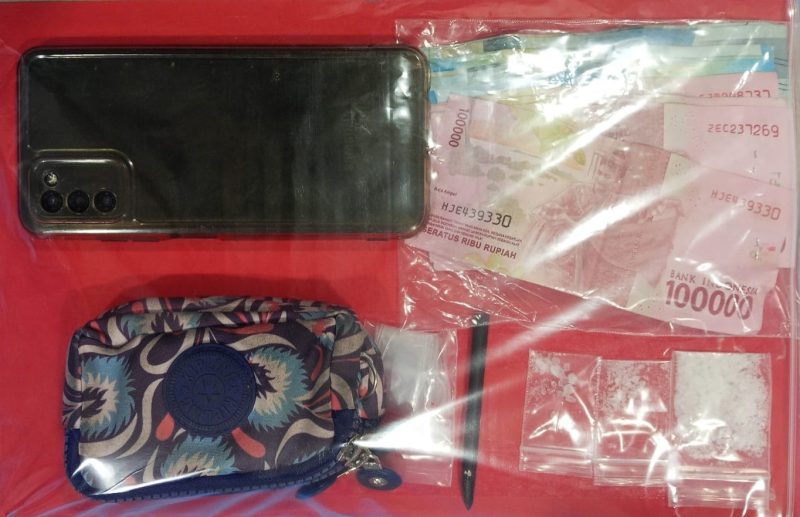 Polres Pelabuhan Tanjung Perak tangkap tersangka beserta barang buktinya