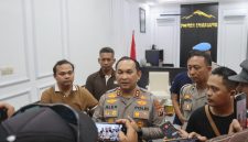 Kapolres Lumajang AKBP Alex Sandy Siregar berikan keterangan