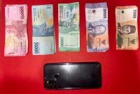 Tersangka beserta barang bukti diamankan Polisi
