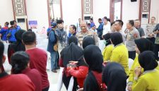 Kapolda Jatim Irjen Pol Drs Nanang Avianto saat giat MCU