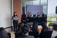 Whiz Luxe Hotel Spazio Surabaya dengan UWM dukung kolaborasi Photography Workshop