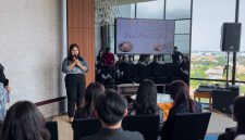 Whiz Luxe Hotel Spazio Surabaya dengan UWM dukung kolaborasi Photography Workshop