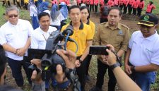 Polres Madiun bersama Perhutani tanam pohon