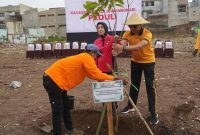 Bhayangkari Polrestabes Surabaya tanam pohon di Aspol Koblen