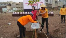 Bhayangkari Polrestabes Surabaya tanam pohon di Aspol Koblen