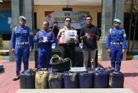 Ditpolairud Polda Jatim tangkap tersangka beserta barang buktinya