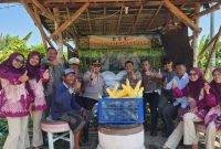 Polsek Kenjeran panen jagung di lahan Tambak Wedi