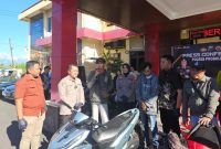 Kapolres Probolinggo AKBP M.Wahyudin Latif kembalikan motor korban