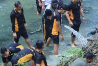 Polres Ngawi bersihkan sungai di jembatan Purba